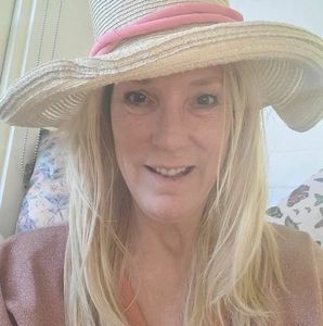 Meet your Posher, Louise